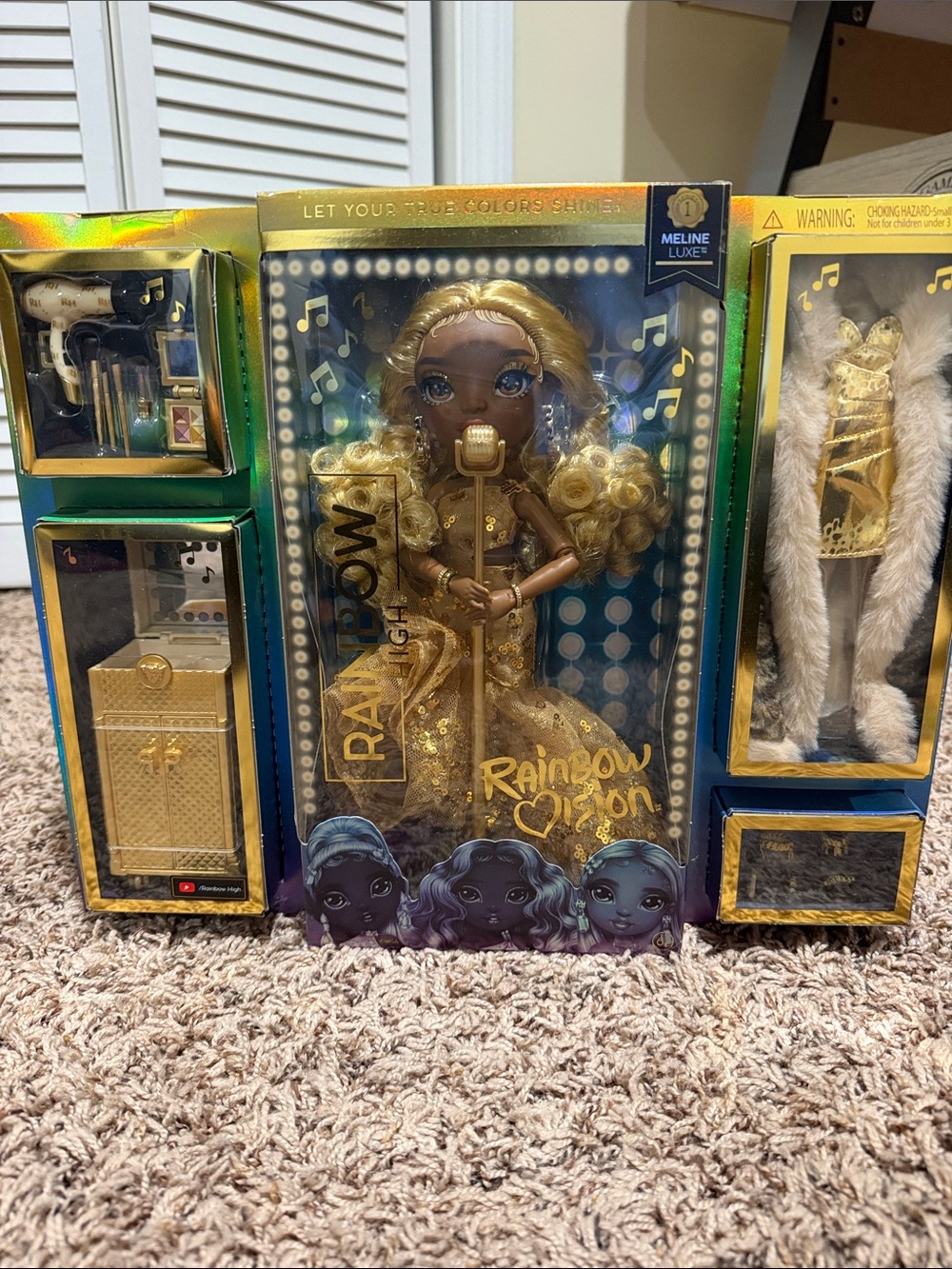 Rainbow High Rainbow Queen Gold Fashion Doll with Microphone